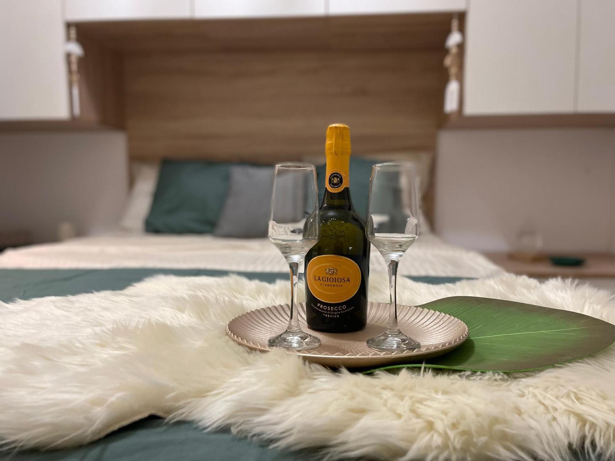 Rose Luxury Apartment Palace Bucureşti Eksteriør bilde